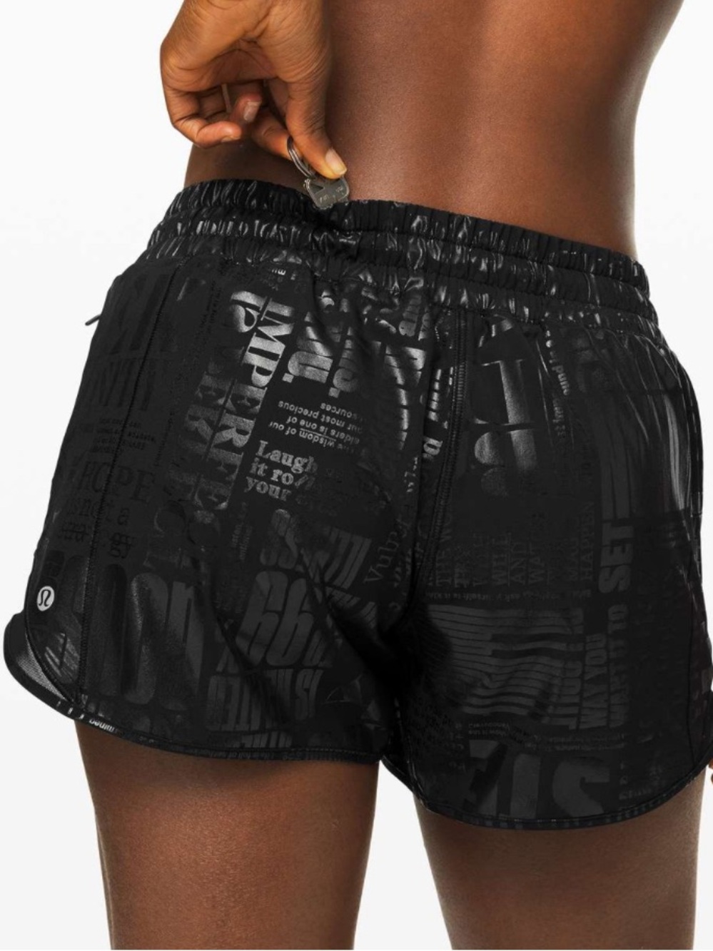 Lululemon Hotty Hot Short II *Long 4" Manifesto
20YR Manifesto Foil Black Black